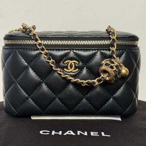 Chanel Lambskin Pearl Crush Vanity  Bag Black